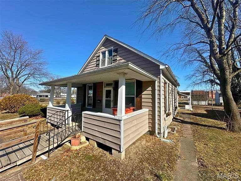 Listing photo 2
