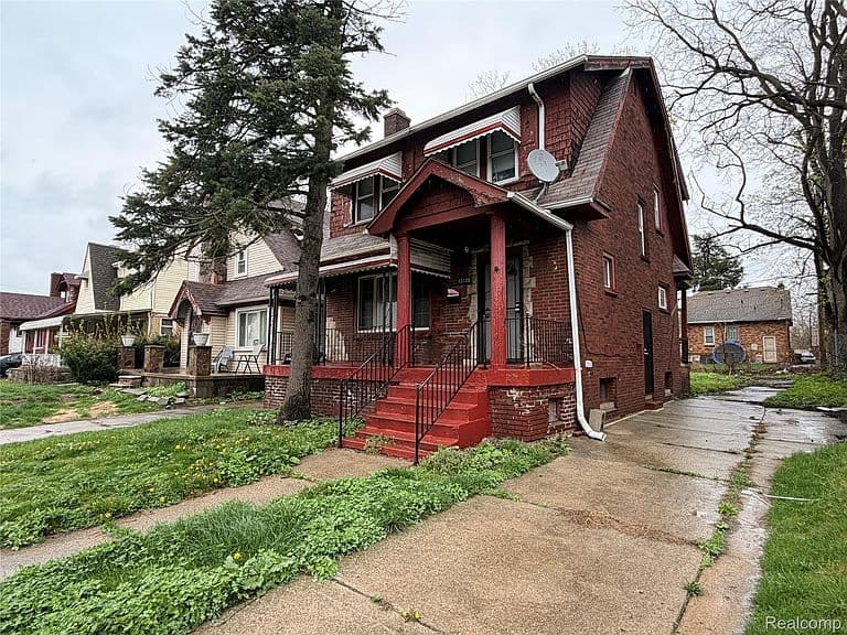 Listing photo 2