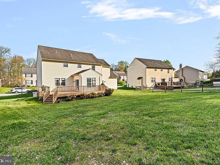 Listing photo 5