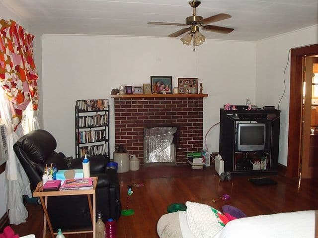 Listing photo 3