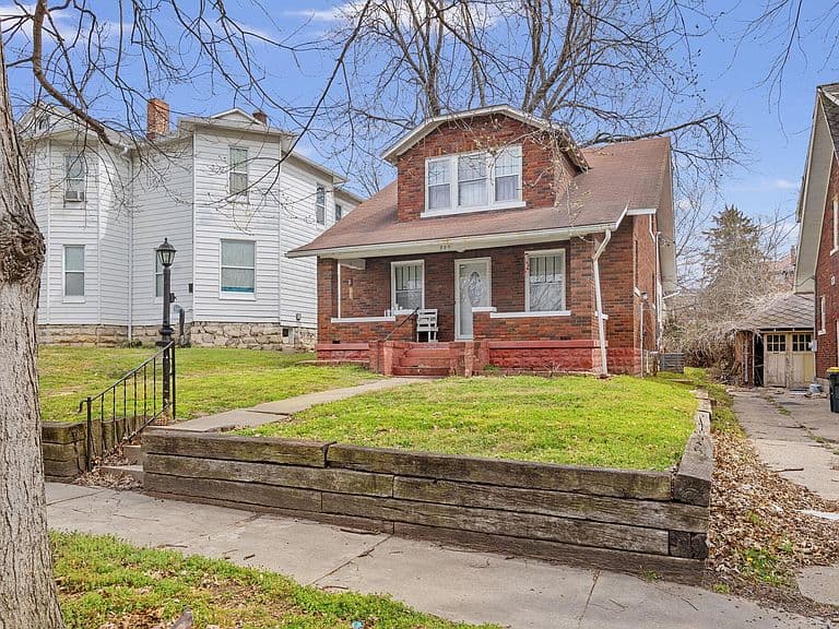 Listing photo 3