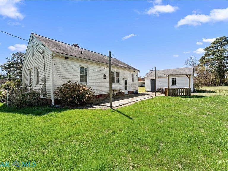 Listing photo 4
