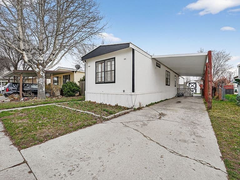 Listing photo 2