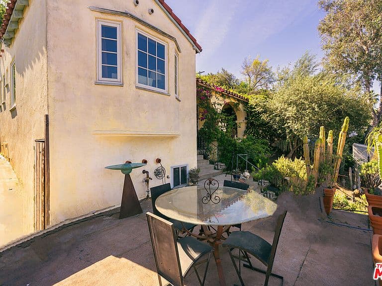 Listing photo 3