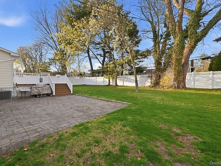 Listing photo 5