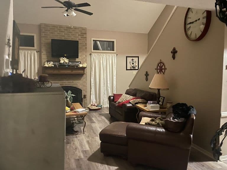 Listing photo 4