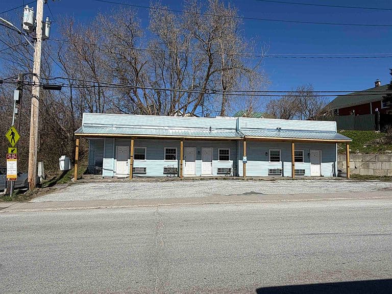 Listing photo 2