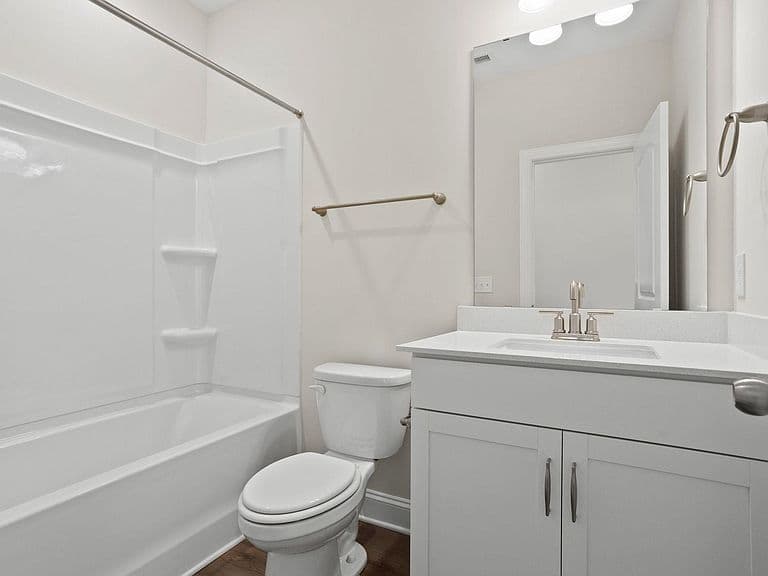 Listing photo 5