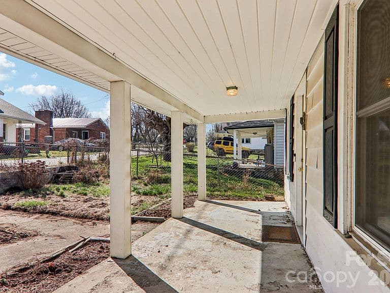Listing photo 5