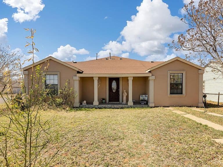 Listing photo 2