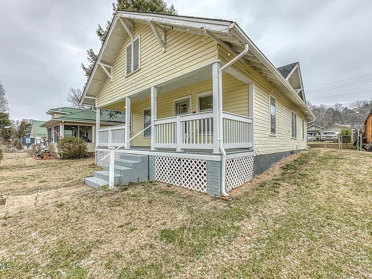 Listing photo 4