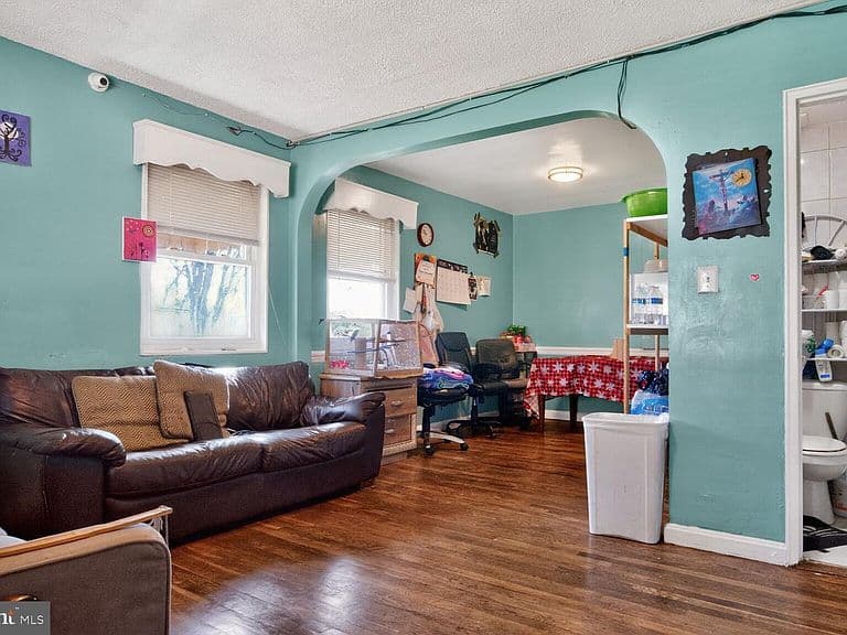 Listing photo 5