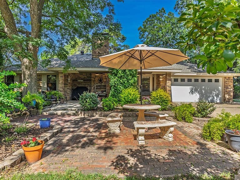 Listing photo 4