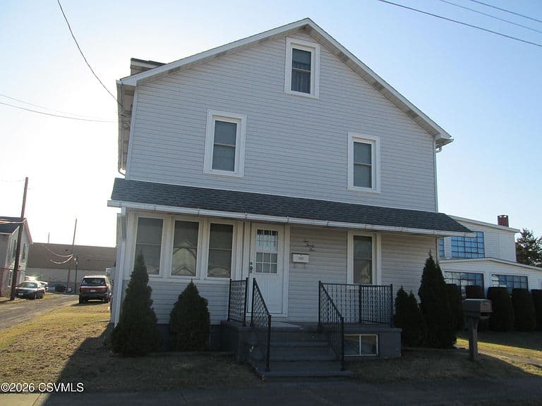 Listing photo 3