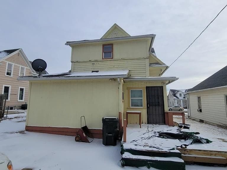 Listing photo 2