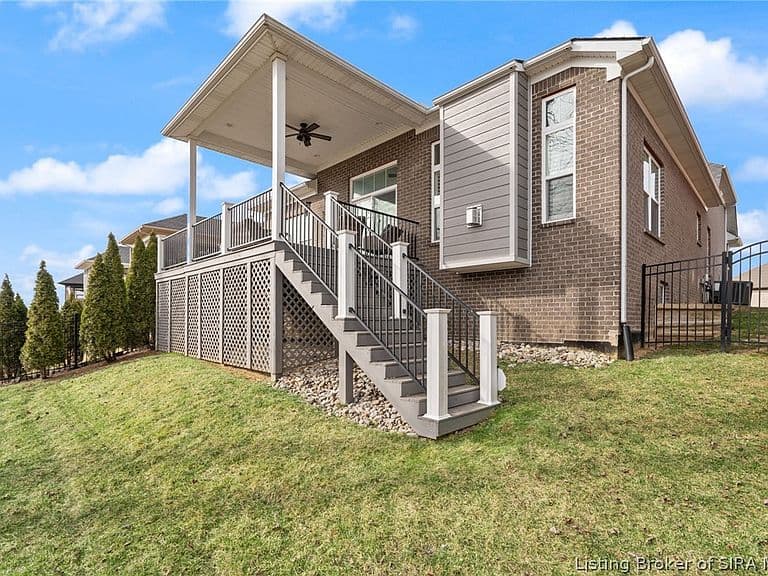 Listing photo 2