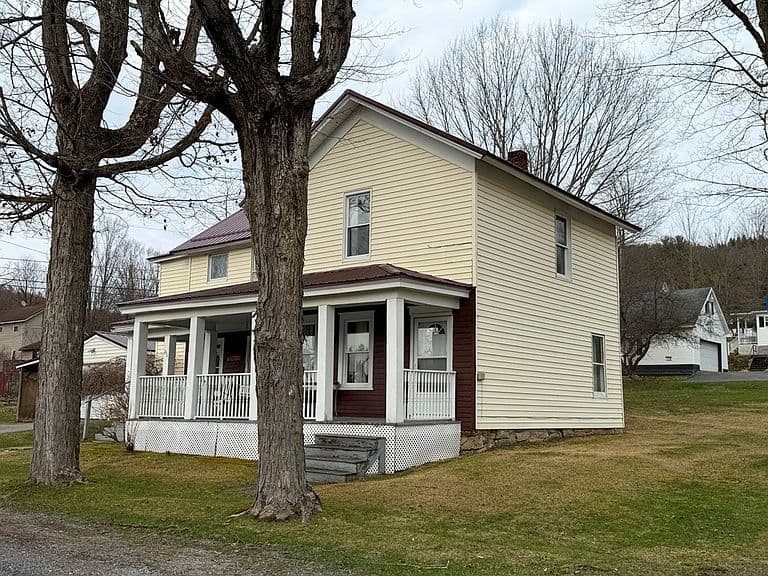 Listing photo 2