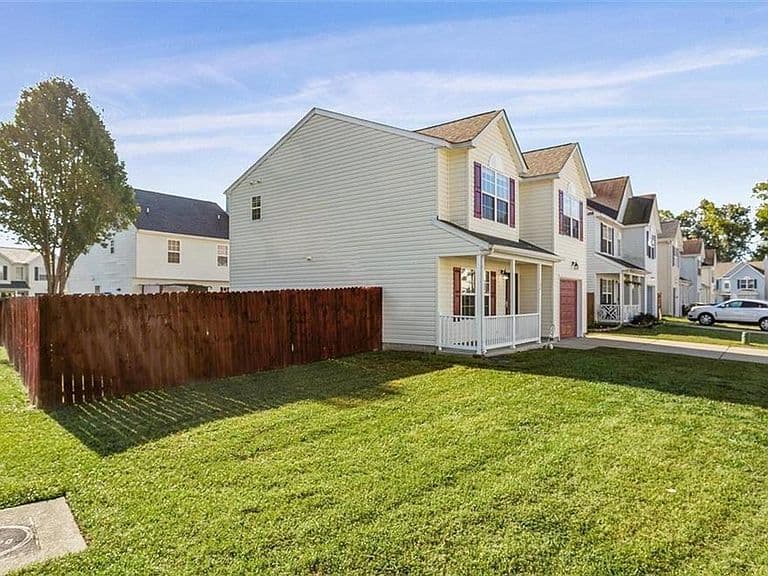 Listing photo 2