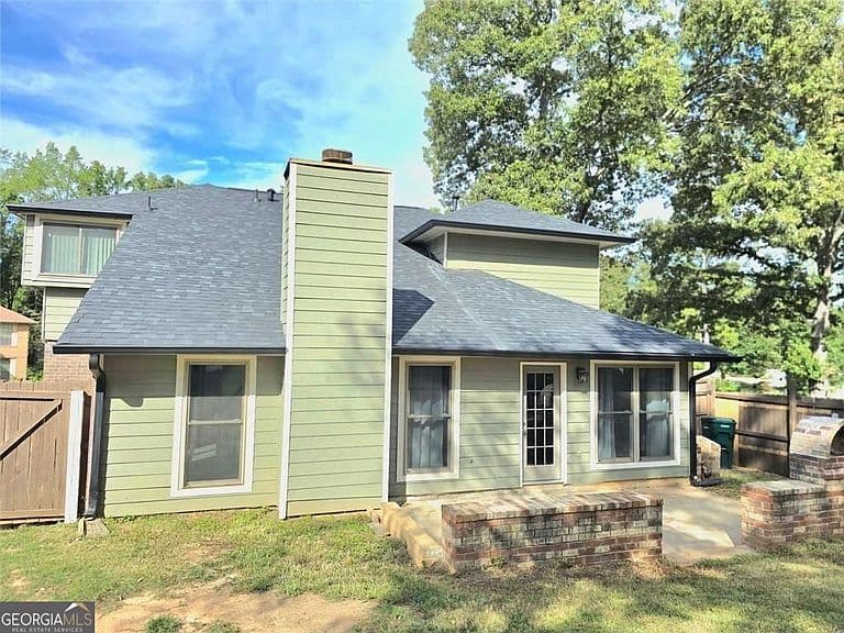 Listing photo 3