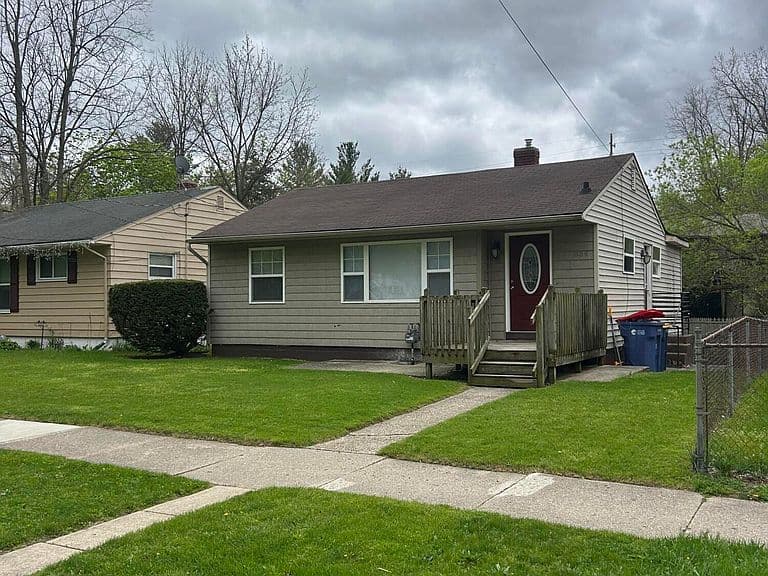 Listing photo 2