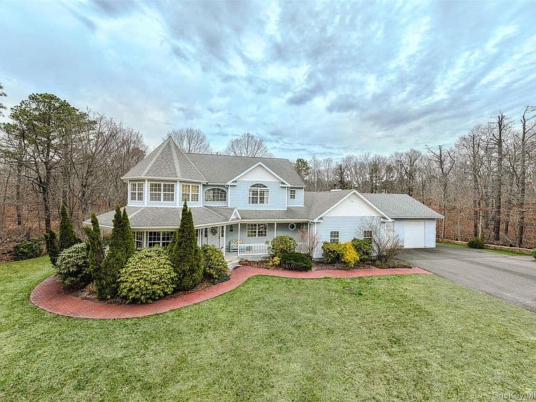 Listing photo 3