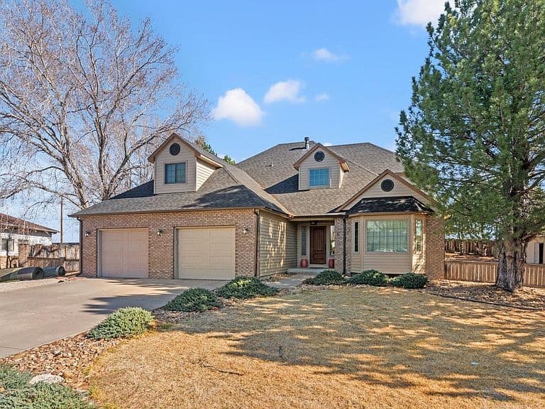 Listing photo 2