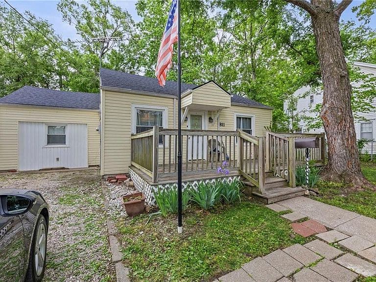 Listing photo 3