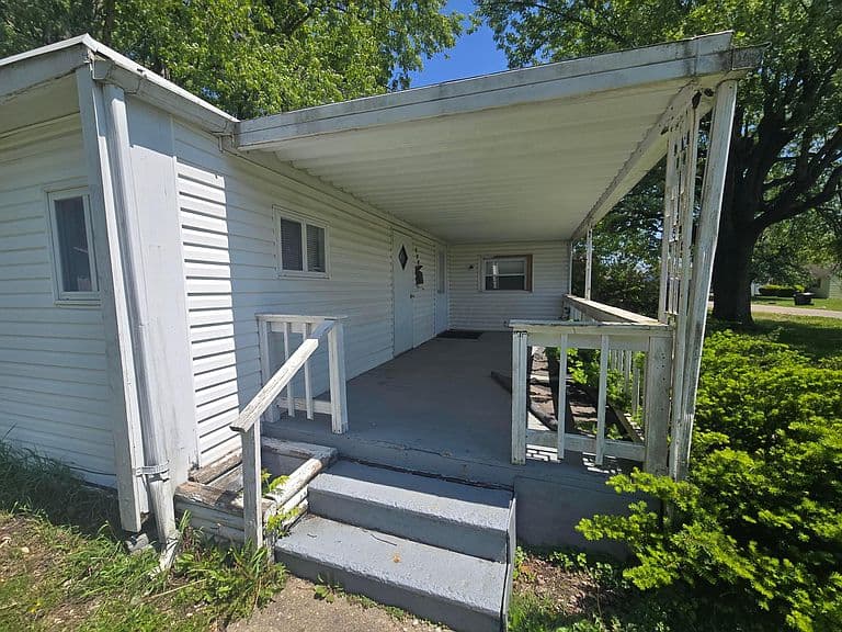 Listing photo 4