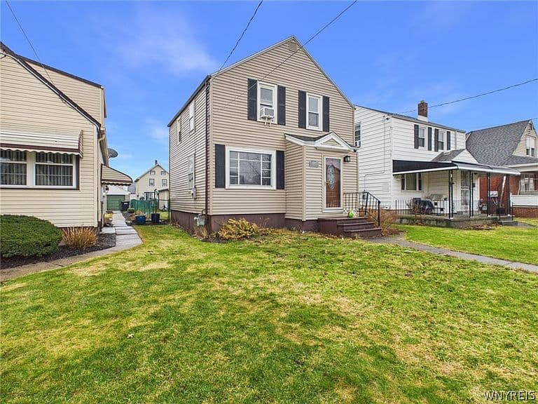 Listing photo 3