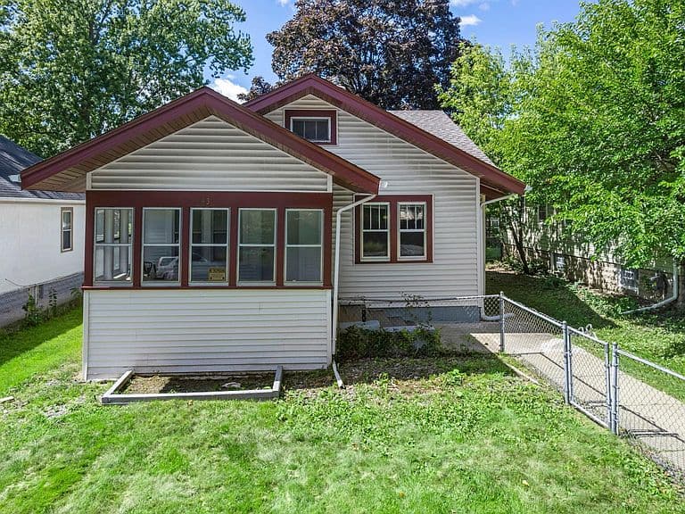 Listing photo 4