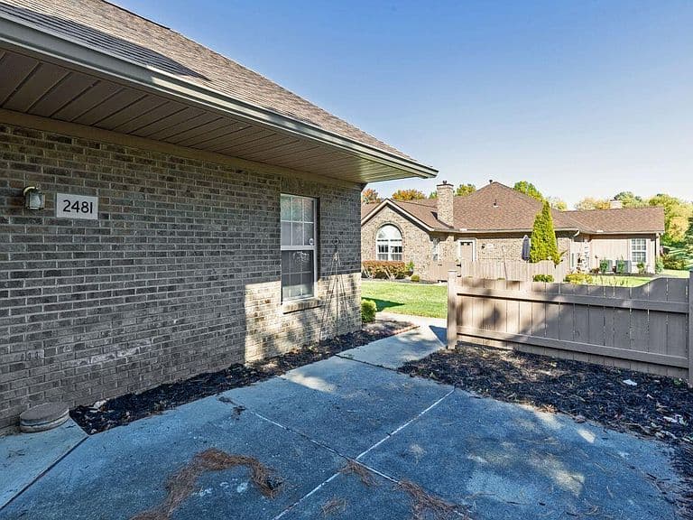 Listing photo 4