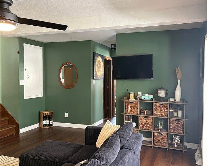 Listing photo 5