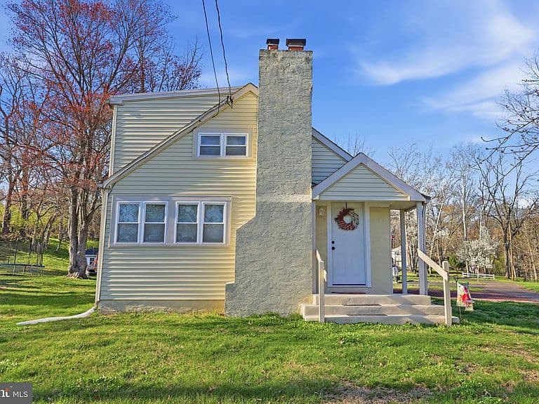 Listing photo 3
