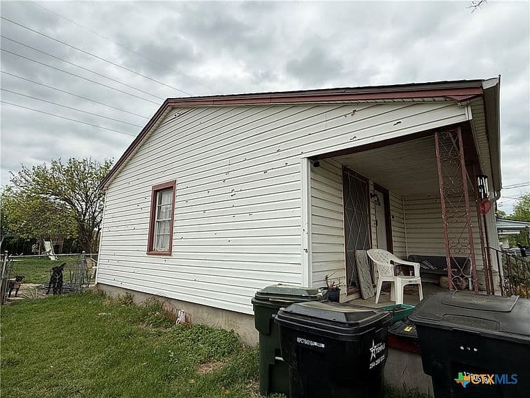 Listing photo 5