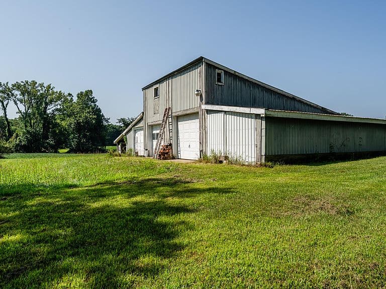 Listing photo 5
