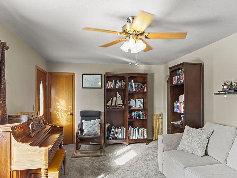 Listing photo 4