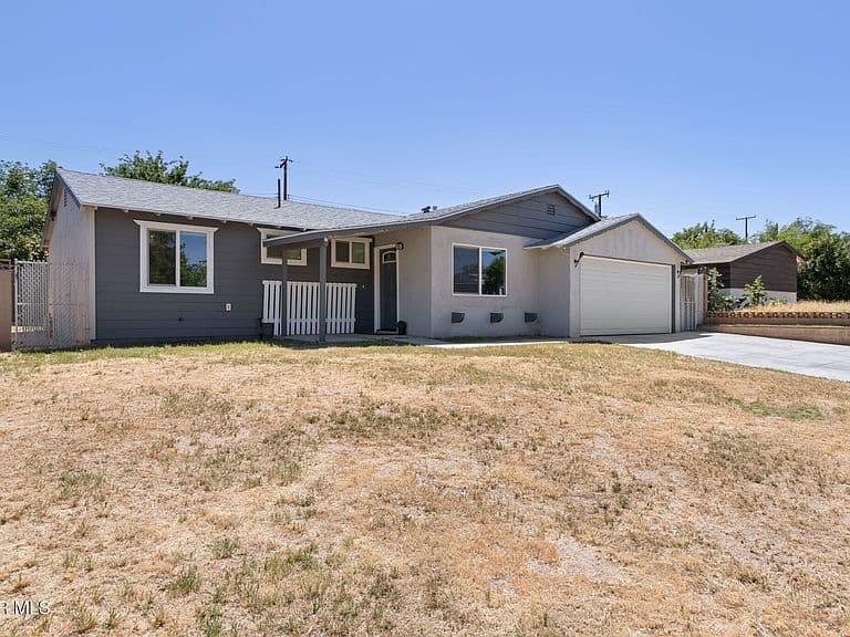 Listing photo 2