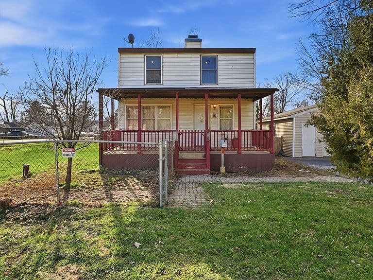 Listing photo 2