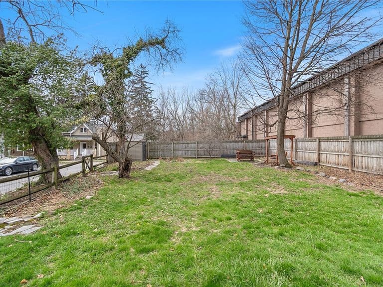 Listing photo 5