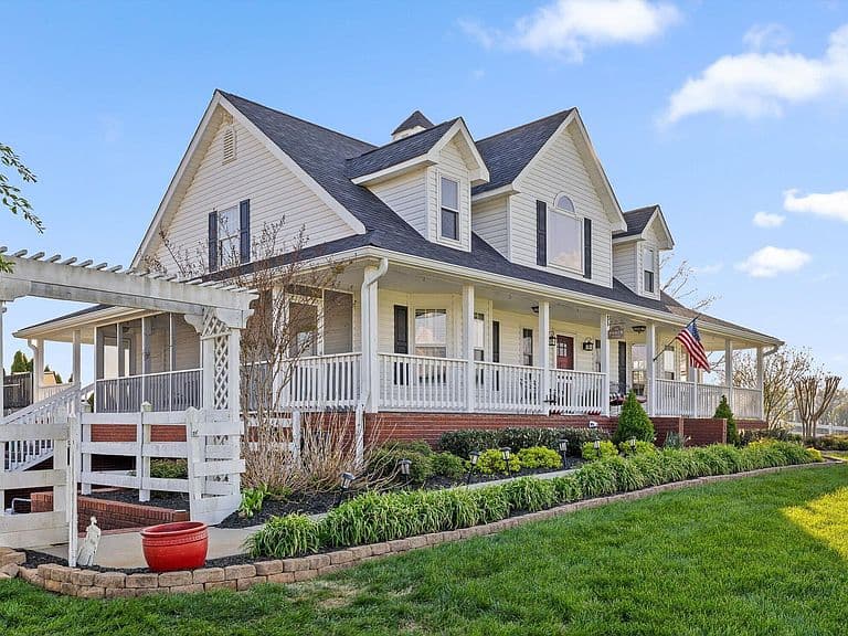 Listing photo 3