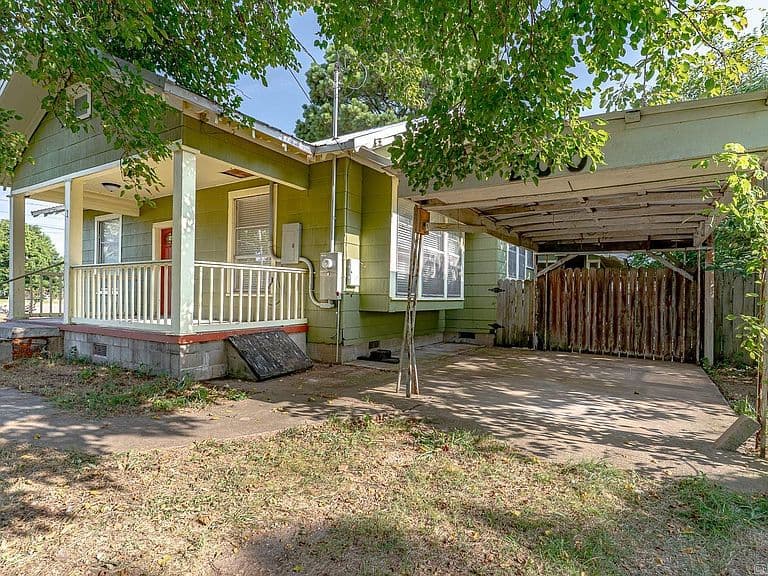 Listing photo 3
