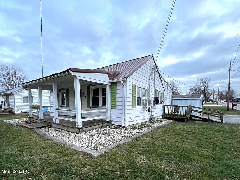 Listing photo 3