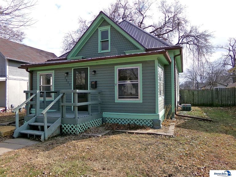Listing photo 2