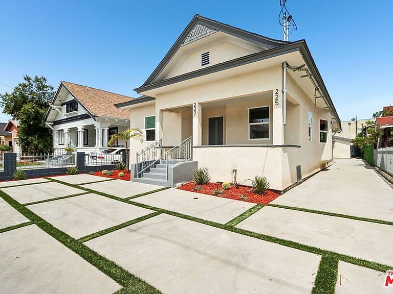 Listing photo 2