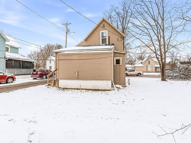 Listing photo 4