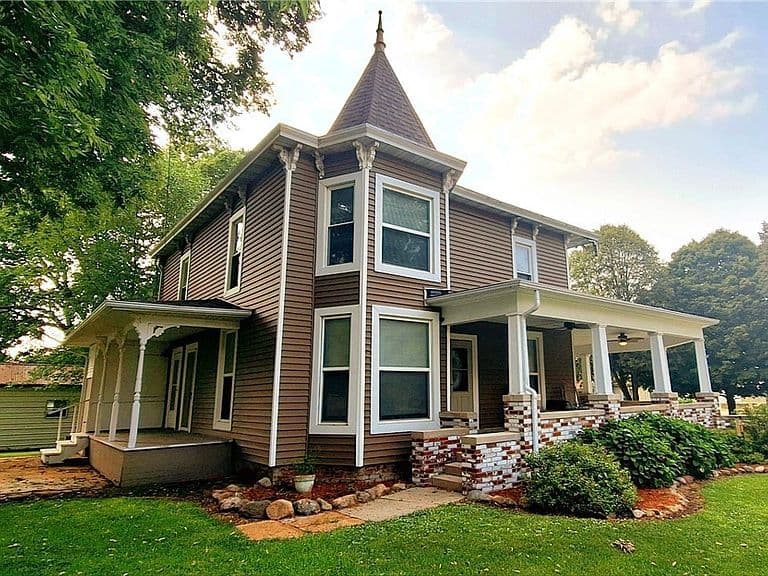 Listing photo 2