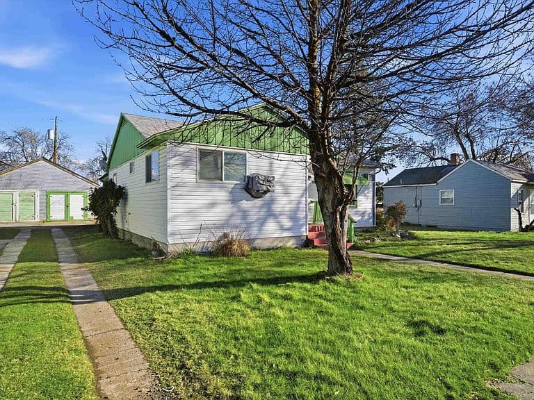 Listing photo 5
