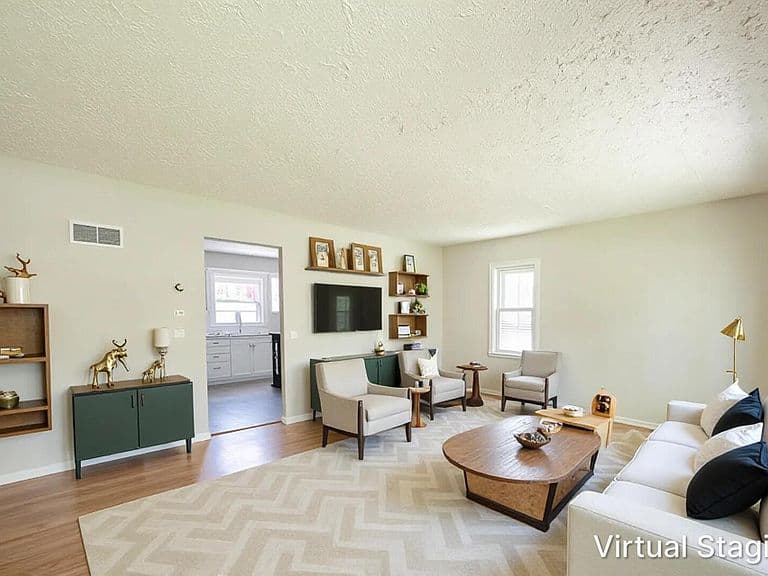 Listing photo 3