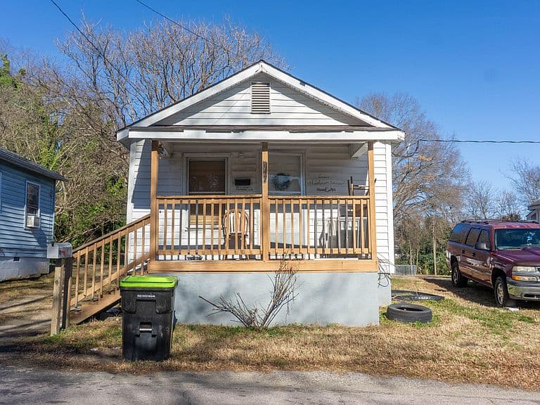 Listing photo 5