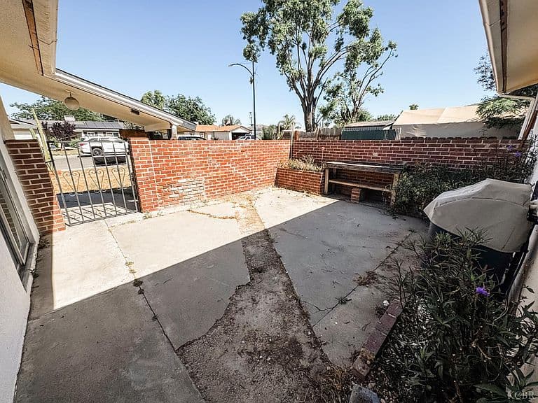 Listing photo 4